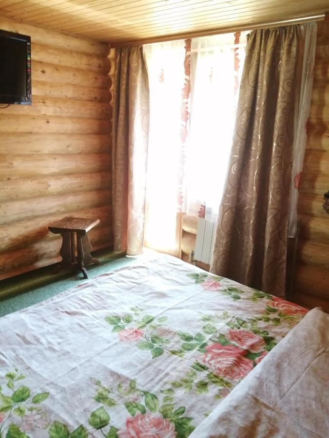 "Лісова Ягода" Yablunytsya Bagian luar foto